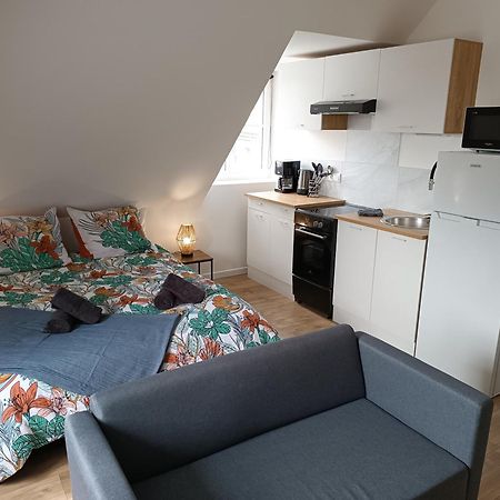 Elegant Studio ~Hyper Centre~ Apartment Coutances Bagian luar foto